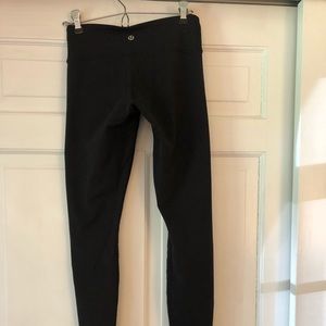 Lululemon black leggings size 6